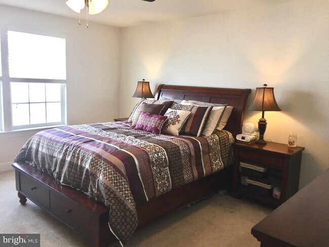 Foto del edificio - 6269 Summit Point Ct