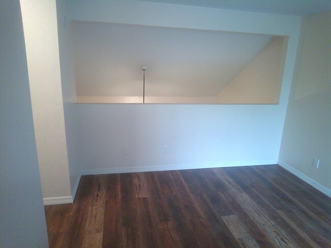 Building Photo - spacious two-bedroom, 2-bath TOWNHOUSE