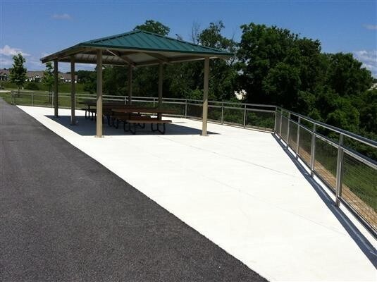 Building Photo - 3 Bedrooms, 2.5 Bath Townhome - Spring Gro...