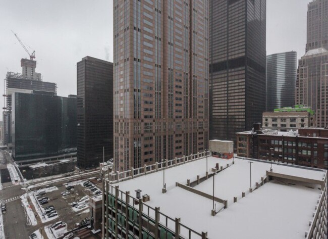 Foto del edificio - 235 W Van Buren St