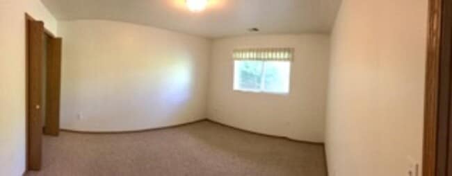 Building Photo - 7000 Uncle Robert Ln