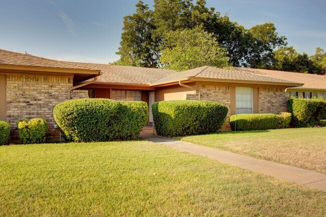 Foto del edificio - 3201-3203 Ashford Ave