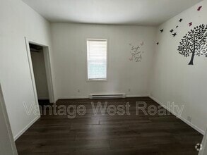 175 Eckhardt Ave W