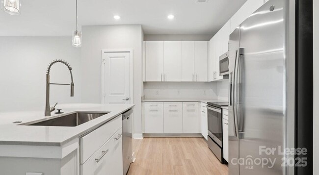 Foto del edificio - 4010 Waiting St