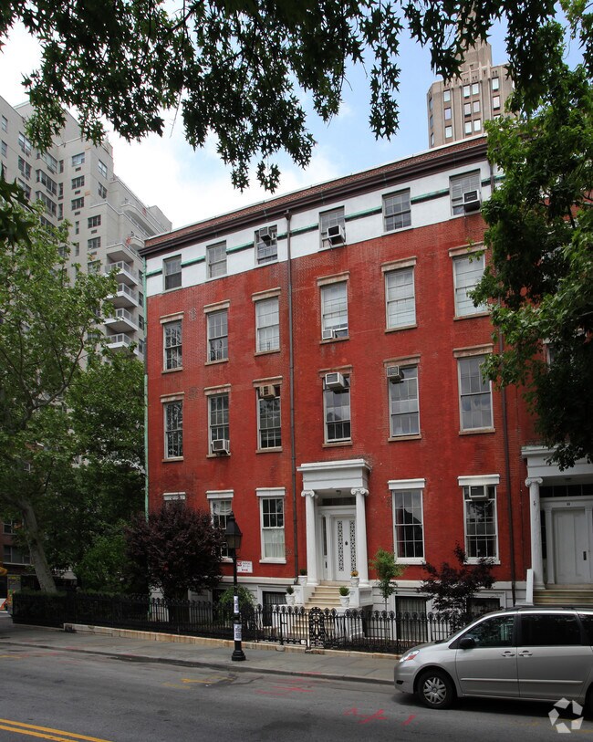 7 13 Washington Sq New York Ny 10003 Apartments Primary Photo 7 13 Washington Sq