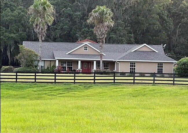 Foto del edificio - 12865 W Hwy 40