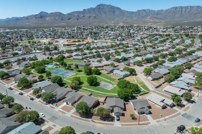 Foto aérea - The Village at Cottonwood Springs