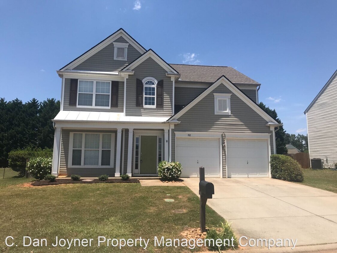 4 br, 2.5 bath House 102 Innisbrook Lane House for Rent in