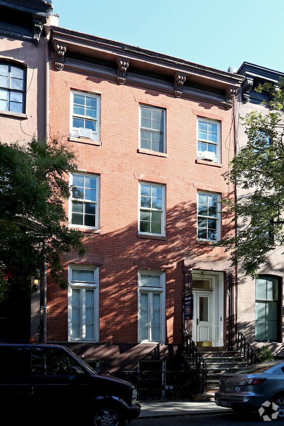 Primary Photo - 353 W 20th St