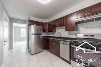 Building Photo - 6733 N California Ave