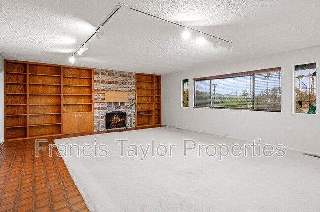 Building Photo - 2250 Vista Grande Dr