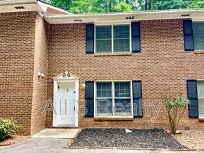 Building Photo - 310 S Jeff Davis Dr