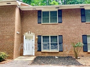 Building Photo - 310 S Jeff Davis Dr