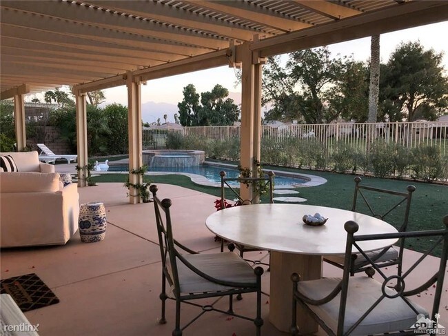 Foto del edificio - 2 br, 2 bath House - 49443 Biery St