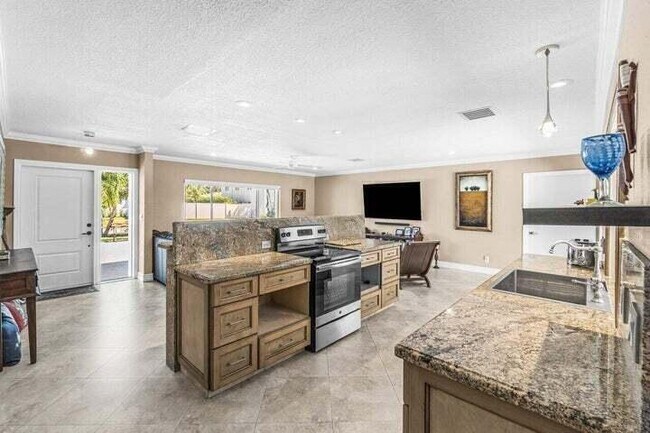Foto del edificio - 653 NW 10th Ct