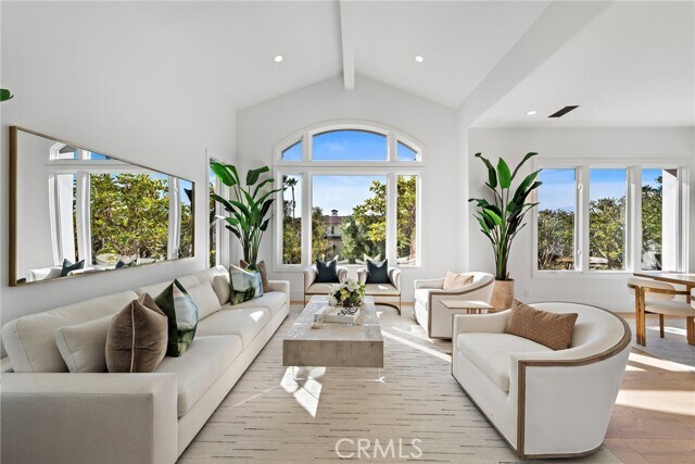 Foto del edificio - 84 Sidney Bay Dr
