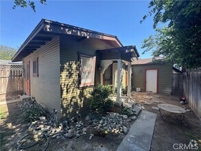 Building Photo - 422 N 8th Ave