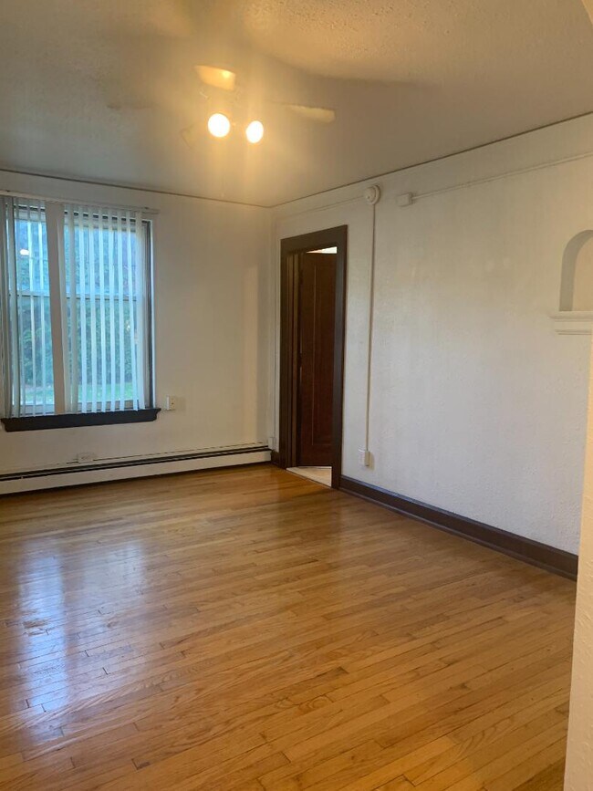 Foto del edificio - 727 N Capitol Ave