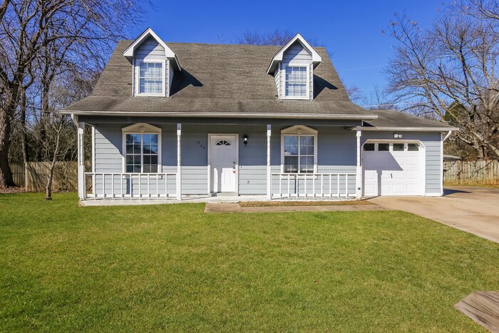 Primary Photo - Great 3 Bedroom