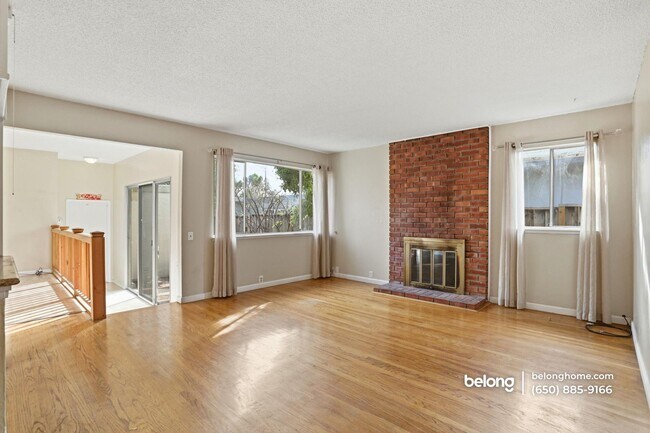 Foto del edificio - 1855 Forest Ct