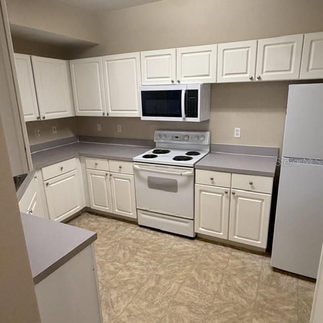 Foto del edificio - 5536 Metrowest Blvd