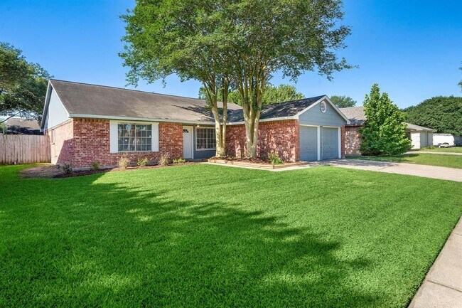 Building Photo - 19607 San Gabriel Dr
