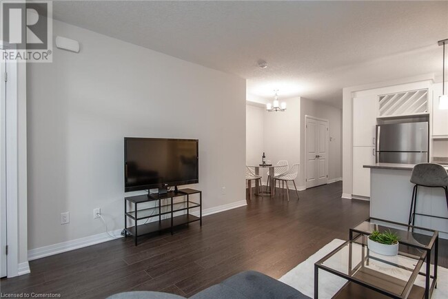 Building Photo - 155 Thomas Slee Dr