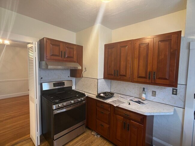 Building Photo - 111 Montclair Ave