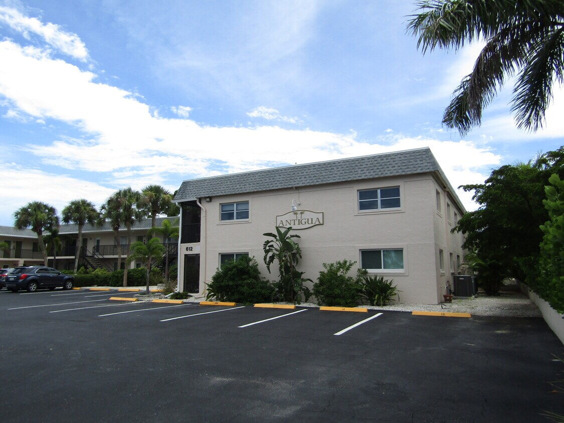 Foto principal - 612 Guild Dr