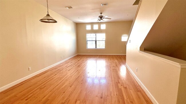 Building Photo - 2710 Hullsmith Dr