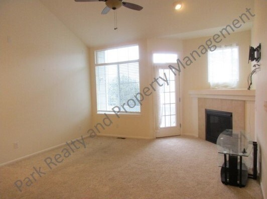 Foto del edificio - 1244 Carlyle Park Cir