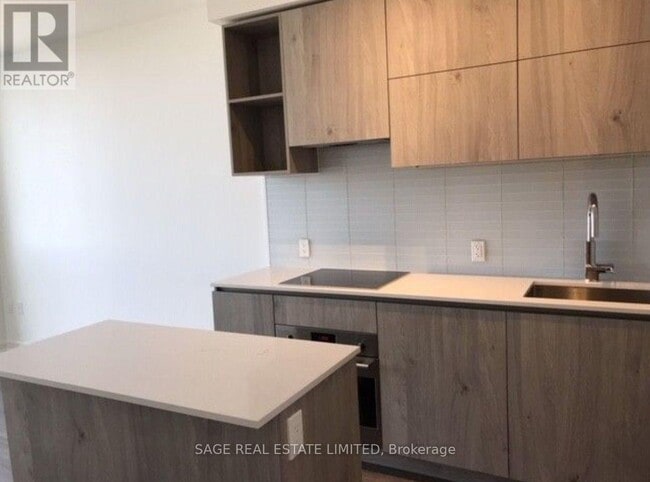 Building Photo - 1 Yorkville Ave