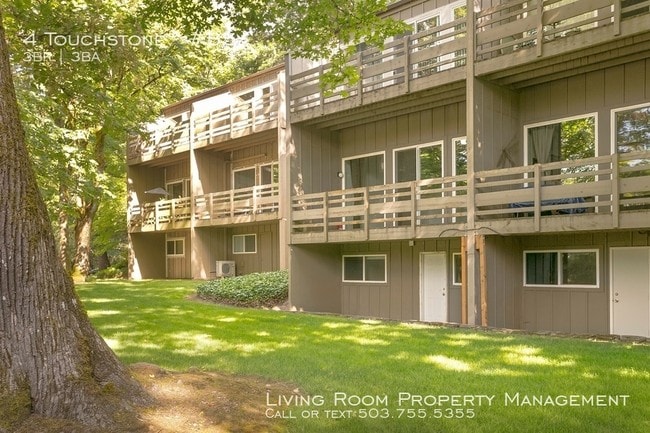 Building Photo - 4 Touchstone