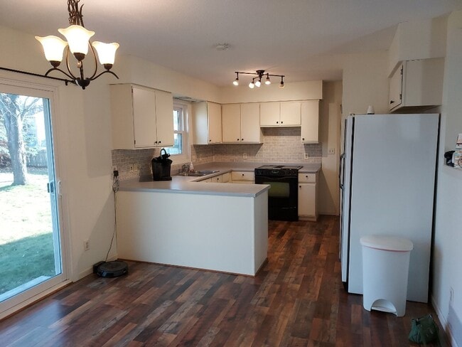 Building Photo - Nice 3 Bedroom 2 Bathroom House in Somerset