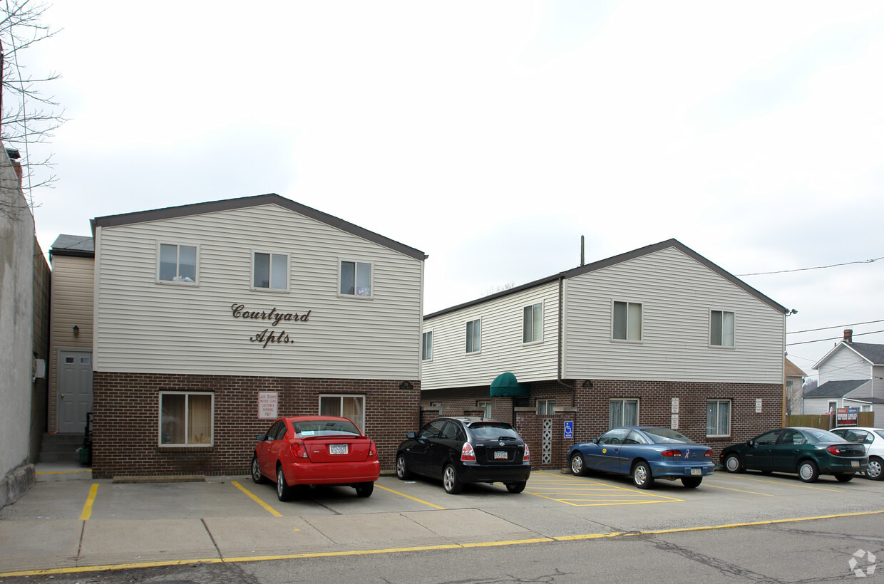 Primary Photo - COURTYARD APTS