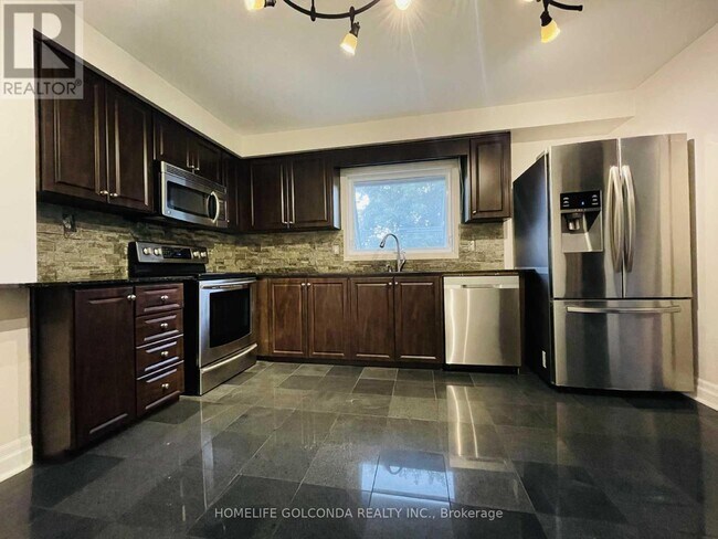 Photo du bâtiment - 909 Ferndale Crescent