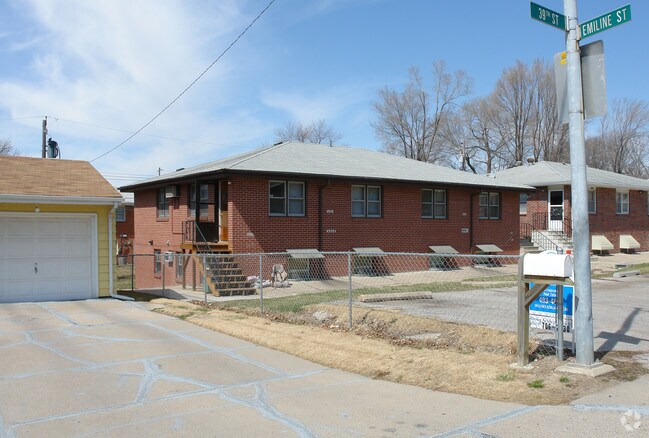 Building Photo - 6918-6920 S 39th St