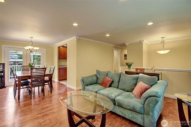 Foto del edificio - Kirkland Single family house SFH 3 bds 2 b...