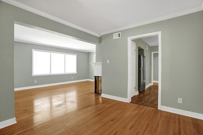 Photo - 1118 S Perkins Rd House