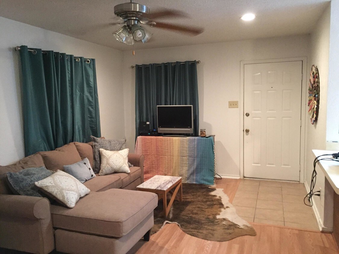 Primary Photo - 313 Shady Grove Dr