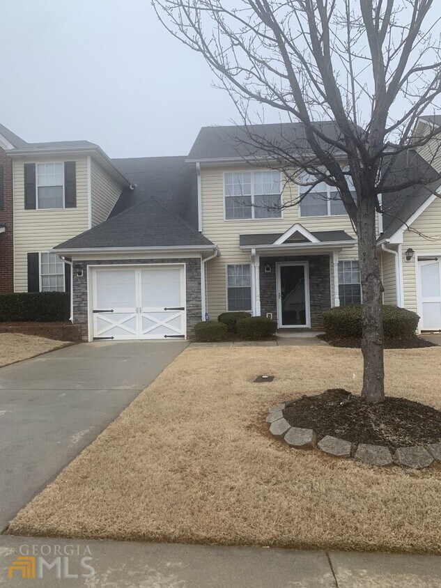 Foto principal - 3045 Village Run Dr