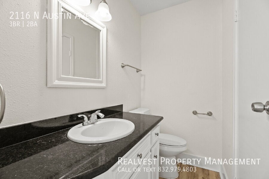 Foto principal - 2116 N Austin Ave