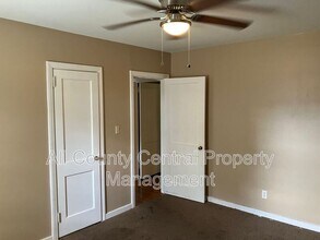 Building Photo - 520 Belcher Dr