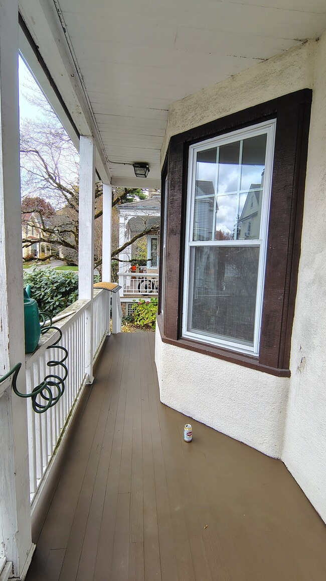 FRONT PORCH ENTRY - 4 Edmarth Pl