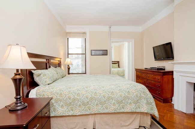 Foto del edificio - 337 E 82nd St