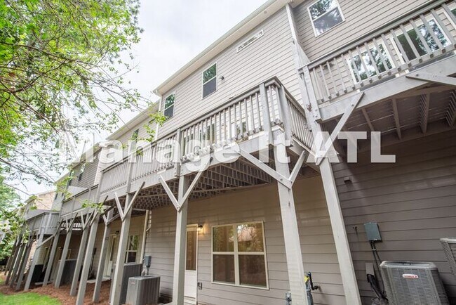 Foto del edificio - Brand new townhome in Chamblee