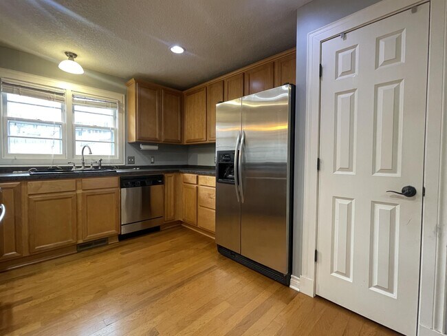 Foto del edificio - 5139 Beacon Hill Rd