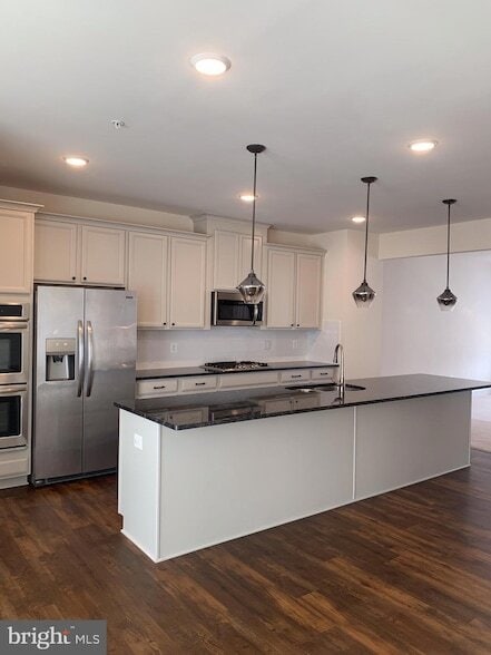 Building Photo - 3922 Rock Spring Dr