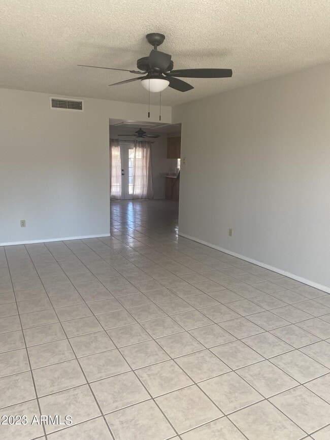 Building Photo - 524 W Riviera Dr