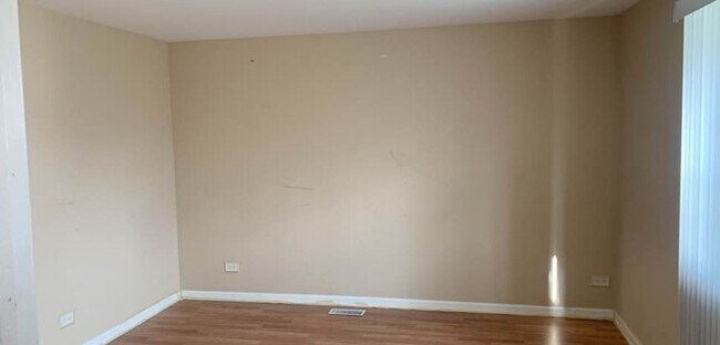 Foto del edificio - Your Search For A Condo Ends Here!!!!!!!!